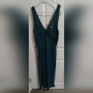 Wild Fable V-Neck Dress Medium